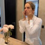 Diana Bolocco Instagram - Tiene una textura en gel que hace que sea más fácil de absorber y muy liviana. Trabaja tres aspectos de la salud de tu piel: rejuvenecimiento, pigmentación e hidratación. Es la línea Bright Boost de Neutrogena. Quiero que tú también la pruebes! Comenta acá, sigue la cuenta de @neutrogena.cl y te puedes ganar un set con la crema de día y de noche. Mucha suerte! Felicitaciones a las ganadoras!!!! @coni_lq @_araceli__aguilera @k_michita @yorkach @joaquicamila @jrossana120_4