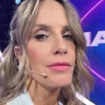 Diana Bolocco Instagram - Estamos en las etapas finales de Gran Hermano, así que hoy entramos a la casa a contarles a los jugadores qué ha pasado afuera con los ex participantes. Los espero!!! @granhermanocl #granhermanochv #granhermano Aros @lenna_cl Maquillaje @paularoldan_makeup Pelo @danifeerstyle Styling @xsecall2 Vestuario @marinaramg