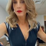 Diana Bolocco Instagram - Hoy! Noche de salvación! A quien salva la líder de la semana? Los espero. @granhermanocl #granhermanochv Enterito @azaharclothes Glam: @paularoldan_makeup @danifeerstyle @xsecall2 @marinaramg