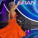Diana Bolocco Instagram - Hoy, noche de eliminación! Nos vemos! @granhermanocl #granhermano Vestido @ripleychile Aros @lenna_cl Maquillaje @paularoldan_makeup Pelo @danifeerstyle Styling @xsecall2 Vestuario @marinaramg