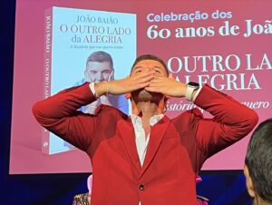 Diana Chaves Instagram - Viemos aplaudir o nosso João no lançamento do seu livro ❤️