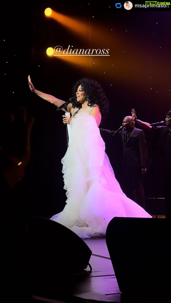 Diana Ross Instagram - Thank you for a wonderful time in @vegas at the @encoretheater.wynn @wynnlasvegas! We sang, we danced, we had so much fun together. I am always so happy to see all of you, and it’s true—I will always love you ❤️ #dianaross #dianarossthankyou #vegas