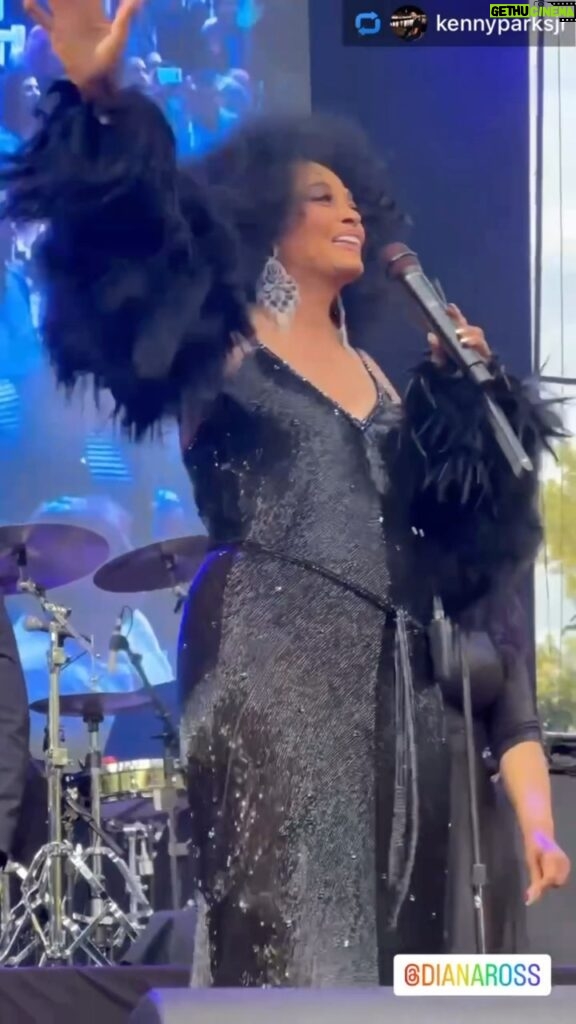 Diana Ross Instagram - Seeing so many children and young people in the audience at my shows brings me such joy! The show at @edgefieldmcmenamins was filled with beautiful people of all ages and I am so very grateful for every one of you 🩷 #TheMusicLegacyTour #DianaRoss #DianaRossThankYou