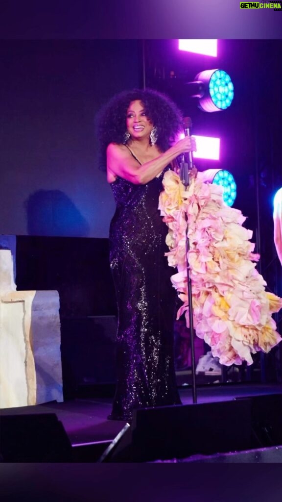 Diana Ross Instagram - I had so much fun sharing the stage with my daughters @therhondaross & @chudneylross at the @dolcegabbana Alta Moda event in beautiful Puglia, Italy.