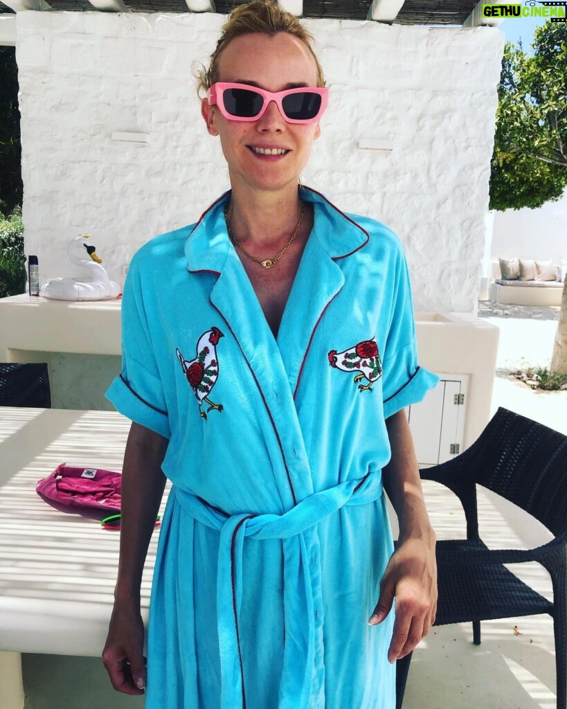 Diane Kruger Instagram - Hen picking 😆 @fabienneberthaud