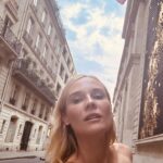 Diane Kruger Instagram - La vie en rose 🥀