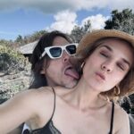 Diane Kruger Instagram - Happy Valentines from Paradise ❤️@bigbaldhead