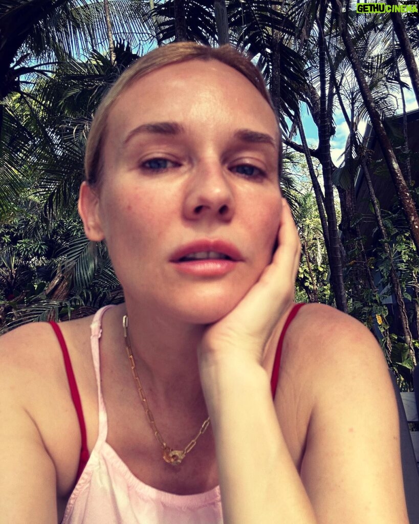 Diane Kruger Instagram - Not sure what it is about about Costa Rican light or why I’m blurry in this pic, but it’s dreamy here people 🌈