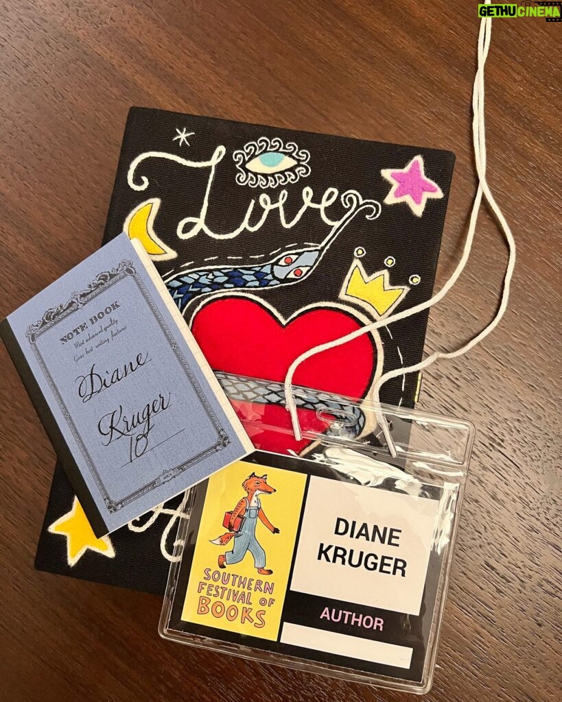 Diane Kruger Instagram - Be still my heart ❤️ #ANamefromtheSky @astrakidsbooks