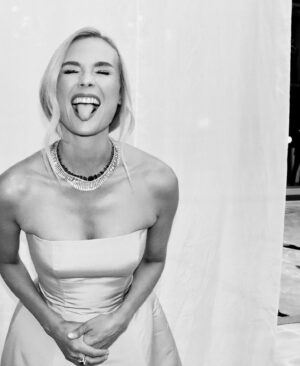 Diane Kruger Instagram - Merci @hungvanngo @daniellepriano @karlawelchstylist @moniquelhuillier @jimmychoo @chaumetofficial