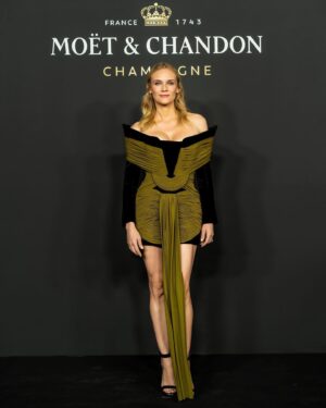 Diane Kruger Instagram - What an amazing night ! Many thanks for having me to kick of the festive season 🤩❤️ Thank you to @olivier_rousteing @balmain @jonathan_huguet @moetchandon #moeteffervescence #toastwithmoet @ivangomez