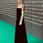 Diane Kruger Instagram - Un grand merci au @zurichfilmfestival pour ce grand honneur et une inoubliable soirée ❤️ Merci à @stephanerolland_paris pour me laisser porter la robe de mes rêves ❤️🙏 merci à @jonathan_huguet et @perrinerougemonthair ❤️❤️❤️❤️