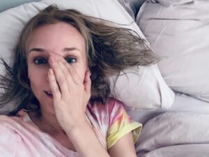 Diane Kruger Instagram - You know who’s an idiot 👈 Omg here I am thinking I should do a box color to cover my few grays and then….the whole head turned gray…..yeah…that’s me…just call me stupid 😿 Help