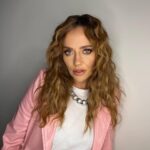 Didem Balçın Instagram - Mükemmel ceketim @cakallarladanss ekibi ve ben az sonra #uykusuzlarkulubu ndeyiz😍❤️ 23:30 @tv100 @zeynep.bozkaya @heybabedesignn ❤️❤️❤️ @sulebetuldal
