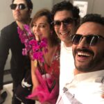 Didem Balçın Instagram - Hey seyirci… Seviyorum sizi.. Sayenizde huzur buluyor, mesleğime doyuyor ve mutlu oluyorum. Benim kadar sizinde gününüz. O zaman kutlu olsun Tiyatro günümüz. Son olarak; Tiyatro iyidir, unutmayın. Görüşmek üzere hoşçakalın 🤪❤️