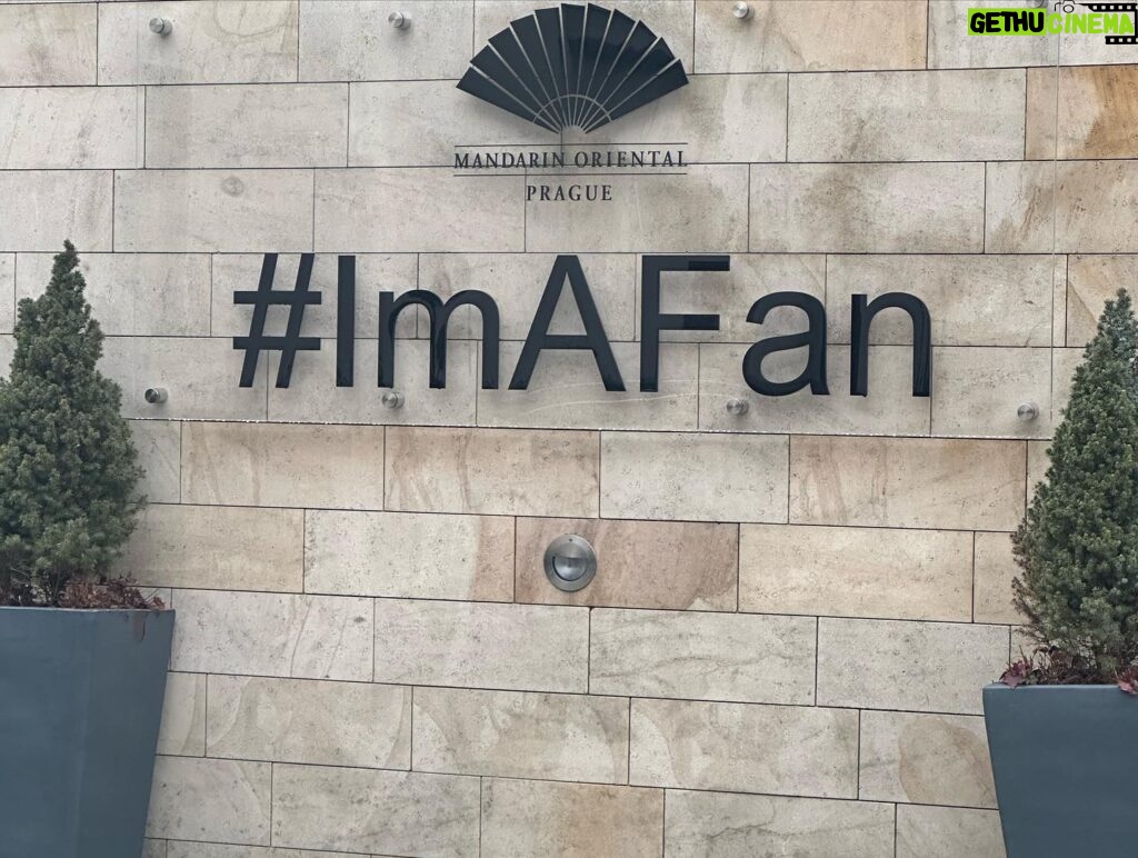 Didem Balçın Instagram - Biz hayal ettik onlar yaptı..❤️ #IamAFan #MandarinOriental #MandarinOrientalPrague #davet