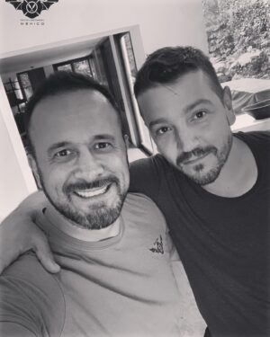 Diego Luna Instagram - Gracias por esta semana de entrenamiento @eltonawellness !! Seguimos!!