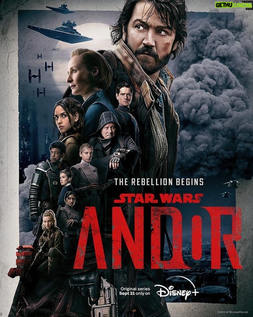 Diego Luna Instagram - Aquí el nuevo póster de #Andor!! Estamos a 3 semanas de que la puedan ver por Disney !!