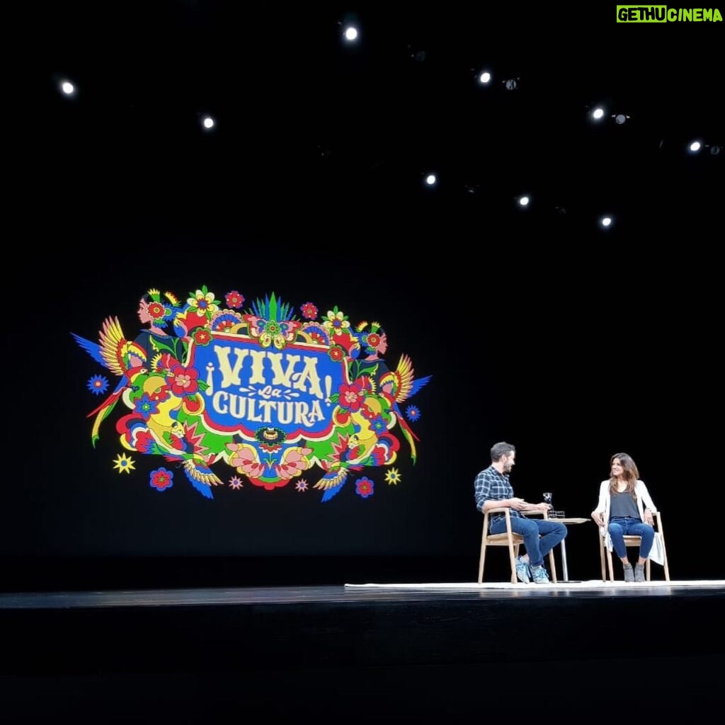 Diego Luna Instagram - Great conversation at #stevejobstheater !! Thanks for having me!!! And thanks for listening about our NGO @eldiadespuesmx