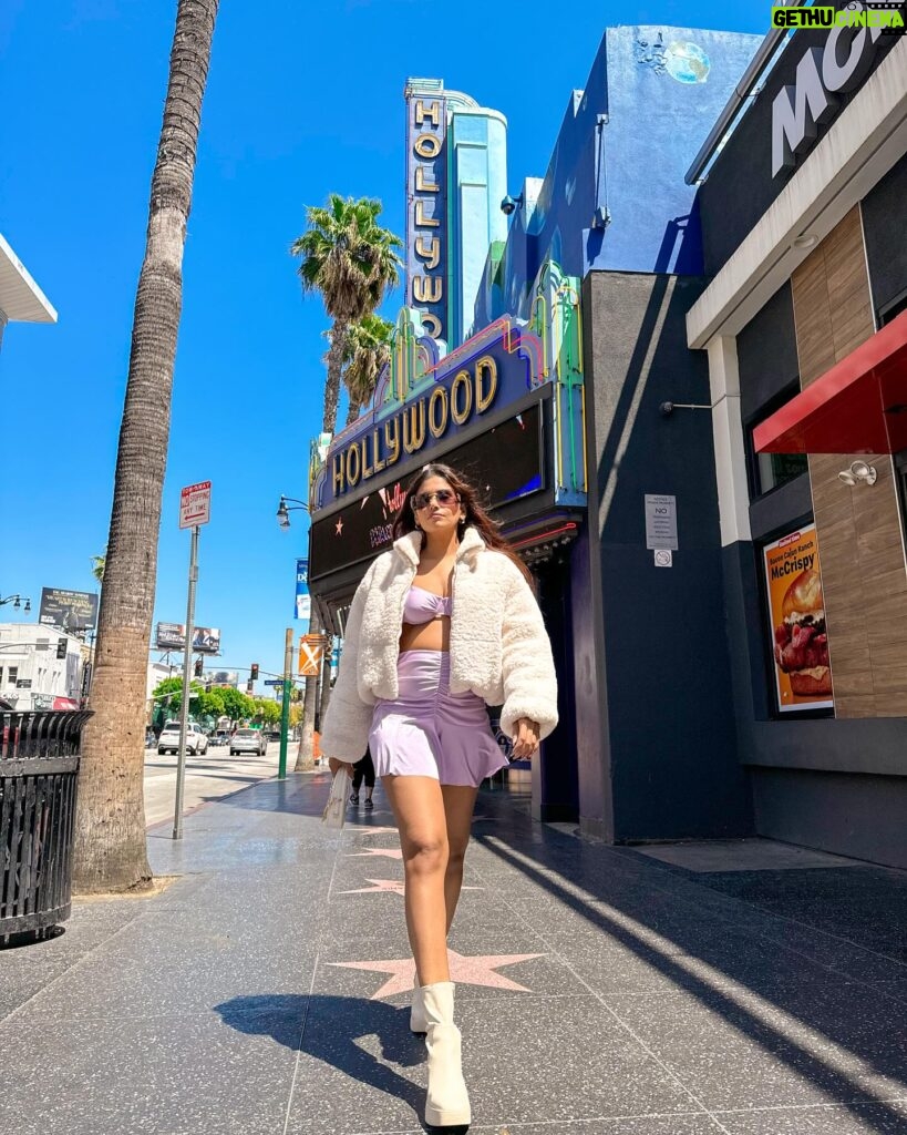 Dimpi Sanghvi Instagram - Living that Beverly Hills Barbie life 💜 #dimpitraveldiaries #dimpisanghvi #losangeles #california