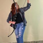 Dinah Moraes Instagram - Se você estivesse em um apocalipse zumbi o que você salvaria primeiro? Ingressos para a pré estreia na bio do meu insta! 🧟‍♀️ 🧟‍♂️