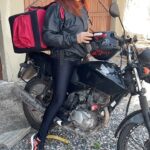 Dinah Moraes Instagram - Já fiz vídeo sobre tudo, mas sempre tem algum que eu não fiz! Em homenagem a todos os deliverys ❤️ 🏍