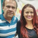 Dinah Moraes Instagram - A última vez que eu te vi você estava feliz, combinamos de você vir aqui em casa. Vou guardar sua alegria para sempre no meu coração. Agora você vai fazer muita gente sorrir também do outro lado. @raimundinhacomedia um dos melhores humoristas se vai hoje, mas sua história fica.