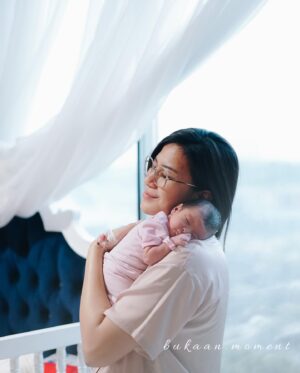 Dita Fakhrana Instagram - Welcome to the world✨
Ariana Nasya Yoshiaki 💕
May you always know little one, That you were wished for, longed for, prayed for and will be forever loved 💕