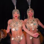 Dita Von Teese Instagram - Hit the glamour jackpot in #LasVegas ✨🎲🎰✨ #DitaLasVegas at @horseshoevegas Ticketmaster.com/ditavegas for tickets and the backstage meet & greet experience 🌟 #lasvegasburlesque #artoftheteese #stripstriphooray #nye2023 #stripteesenye #Glamonatrix #showgirls #showguys @_sammysoto_ @alexandriatfranklin 🎥 @toscacyr