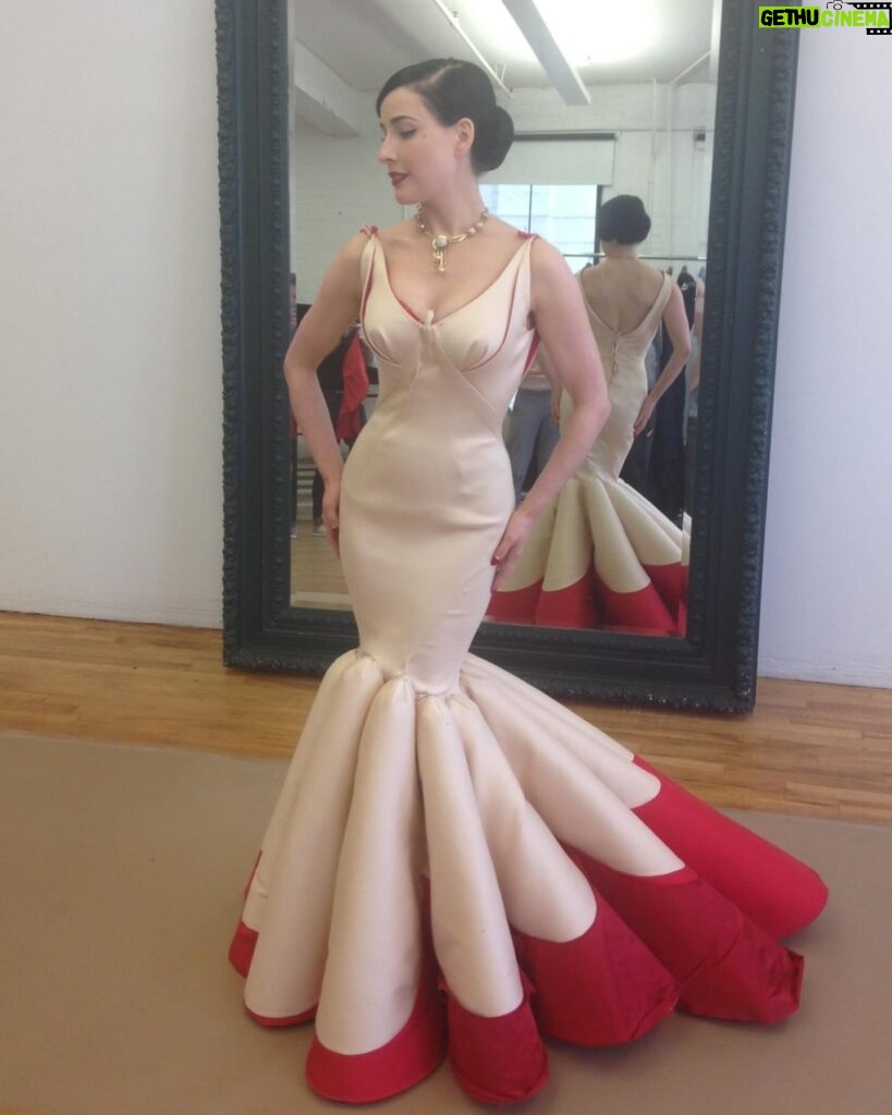 Dita Von Teese Instagram - #MetBall memories with @zacposen. I went to the Met Ball five or six times over the years, but this particular year, I had the best, most on-theme #CharlesJames inspired look. Scroll through for fitting pics plus a video Zac took while someone played a favorite song on their iPhone.