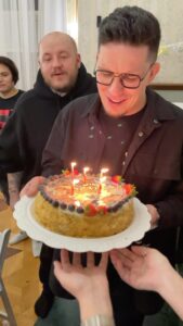 Dmitriy Maslennikov Instagram - Это было лучший день рождения в моей жизни! Каждая минута от завтрака ❤️ до поздней ночи 🥰 была наполнена счастьем, радостью и теплом🔥🔥🔥 спасибо моим родным, друзьям, близким и вам дорогие подписчики за поздравления🫂