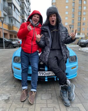 Dmitriy Maslennikov Instagram - Смотрю на пройденный путь и вспоминаю, сколько нереально крутых моментов позади! В будущем, если бы не было фото и видео подтверждений, внуки бы думали, что дедули придумали все их удивительные приключения😂