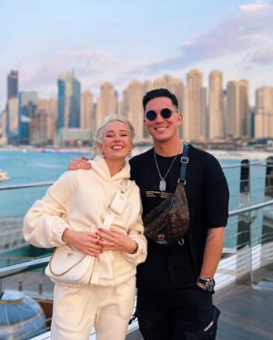 Dmitriy Maslennikov Instagram - Раздаю лучи тепла из ДУБАЙСКА тем, кто напишет что-то солнечное в комментариях☀️