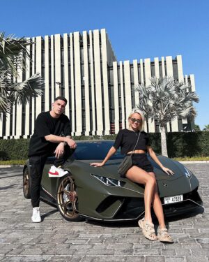 Dmitriy Maslennikov Instagram - Два дебила - это сила 🤪 Отмечай в комментах своего крейзи-беста 👇🏼⚡️