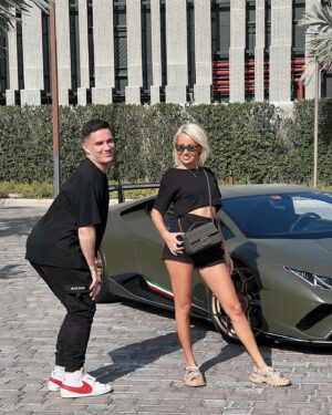 Dmitriy Maslennikov Instagram - Два дебила - это сила 🤪 Отмечай в комментах своего крейзи-беста 👇🏼⚡️
