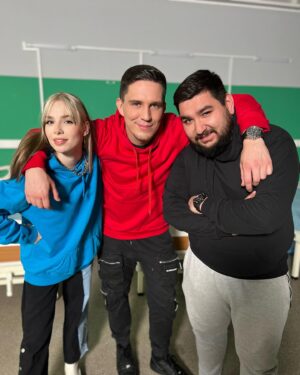 Dmitriy Maslennikov Instagram - Что-то я не понял… 😳 согласитесь, что похожи на @velikiivasya @polinasavekina