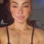 Dolly Shaheen Instagram - #حوش_الدلع اغنيتي الجديدة يوم الحد الساعة ٦ مساءا صباح الفل..... 🥰🥰🥰🥰🥰 #يا_حبيبتي_يا_امي #الملكة #دولي_شاهين #دوللي #دولي #دوللي_شاهين #ننه_هو #افراح_و_زينة #حكاية_بنت #الحاجة_داعيالك #queen #dollyshahine #dolly #ninna_hoo #afrahwzina #hekayet_bent