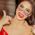Dolly Shaheen Instagram - One of my favorite looks 🥰😍😍🥰🎊🎉 #يا_حبيبتي_يا_امي #الملكة #دولي_شاهين #دوللي #دولي #دوللي_شاهين #ننه_هو #افراح_و_زينة #حكاية_بنت #الحاجة_داعيالك #queen #dollyshahine #dolly #ninna_hoo #afrahwzina #hekayet_bent