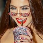 Dolly Shaheen Instagram - One of my favorite looks 🥰😍😍🥰🎊🎉 #يا_حبيبتي_يا_امي #الملكة #دولي_شاهين #دوللي #دولي #دوللي_شاهين #ننه_هو #افراح_و_زينة #حكاية_بنت #الحاجة_داعيالك #queen #dollyshahine #dolly #ninna_hoo #afrahwzina #hekayet_bent
