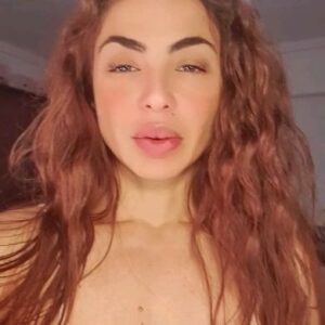 Dolly Shaheen Instagram - بكرا الساعة ٨ مساءا لايف من جريدة بلدنا اليوم نتكلم عن كل حاجة وفي كل حاجة ...بحبكم جدا جدا جدا #دوللي_ست_البنات #حوش_الدلع #يا_حبيبتي_يا_امي #الملكة #دولي_شاهين #دوللي #دولي #دوللي_شاهين #ننه_هو #افراح_و_زينة #حكاية_بنت #الحاجة_داعيالك #سنة_سعيدة #queen #dollyshahine #dolly #ninna_hoo #afrahwzina #hekayet_bent Facebook page dollyshahinestar