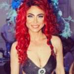 Dolly Shaheen Instagram - @hamzaelsoghier اباركلك تاني مع الصور الحلوة دي #يا_حبيبتي_يا_امي #الملكة #دولي_شاهين #دوللي #دولي #دوللي_شاهين #ننه_هو #افراح_و_زينة #حكاية_بنت #الحاجة_داعيالك #queen #dollyshahine #dolly #ninna_hoo #afrahwzina #hekayet_bent