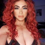 Dolly Shaheen Instagram - Lady in red hair... i love it ❤❤❤❤❤💋 hope u do mis amores.. مساء الفل..... 🥰🥰🥰🥰🥰 #يا_حبيبتي_يا_امي #الملكة #دولي_شاهين #دوللي #دولي #دوللي_شاهين #ننه_هو #افراح_و_زينة #حكاية_بنت #الحاجة_داعيالك #queen #dollyshahine #dolly #ninna_hoo #afrahwzina #hekayet_bent