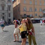 Dora Mazzone Instagram - La vida son momentos… y estoy lista para vivirlos al máximo…. 🤩🤩🤩 Comparto algunos momentos vividos en familia con mi hija amada, mis familiares, mis amigos y mi esposo… los cuales pienso volver a revivir porque la vida no es eterna y luego viene la arrepentidera de por qué no hice tal o cual cosa….. les pasa? Hoy viendo estos recuerdos de hace no mucho… estoy juntando fuerza, voluntad y tiempo para ir a ver y abrazar a lo más grande que tengo: @graziellamazzone y mi hijas de la vida @eme.galicia @maello.zip y el poco de hijos de la vida que tengo por allá por España… 😌😉😄 En este video pueden apreciar algunos planos de Italia 🇮🇹 como Roma, Firenze, Terracina, Ponza, Pompei y Napoli.. de donde era mi padre! 🇻🇪 🇮🇹 ¡Feliz sábado gente querida ! #SoyItaloVenezolana #Familia #Momentos #ConMiGordoQueNoMeLoQuitaNadie #TeExtrañoGraziella