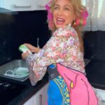 Dora Mazzone Instagram - A veces lo que es perfecto para ellos para nosotras no lo es 😫 Y si me compran que me lleven con mi lavaplatos Vale 😉 ¡Vale contigo para todo! @valehogarvzla