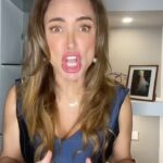 Dora Mazzone Instagram - Comer en Venezuela 🇻🇪 VS comer en otro lado… Somos así…. Un poco de broma para antes de dormir 😴 La voz del comediante venezolano @elgeorgeharris Siguem estoy montando que en mis otras plataformas digitales para más entretenimiento y diversión ! Buenas noches mi gente querida que tengan dulces sueños y descanso reparador… Hasta mañana 🌙😘😴💤 #doramazzone #sonrieantesdedormir