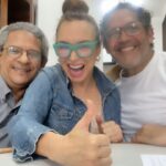 Dora Mazzone Instagram - ¡Lo que creí que era una ilusión… ya está tomando forma! 👩🏼‍🎓 🎓 Hoy fui a la Escuela de Artes de la Universidad Central de Venezuela a verificar que todo estuviera en orden! 🇻🇪 El Profesor y subdirector Elías Castro de la @artes_ucv pudo comprobar que mis materias cursadas desde 1989 están completas y todos mis créditos aprobados para poder pasar al siguiente paso que es comenzar a elaborar mi Tesis de Grado que me otorgaría mi tan anhelada LICENCIATURA en Artes en mi @ucvzla Les hago la pregunta: ¿me ayudan a elegir el tema de la tesis? 🎓 Mi querido amigo @mariosudano será quien me asesorará y acompañará en ésta extraordinaria aventura! ¿Quien mejor que él.. que ingresó a la escuela de Artes años después que yo y se especializó no solo en actuación sino en dirección y en dramaturgia en los medios? 🎭 ( por cierto para interesados sigan su cuenta pues es un excelente profesor de Actuación. Dirige talleres vía zoom y presenciales Colombia-Venezuela y utiliza la metodología de Stanialavsky para trabajos cinematográficos y otras metodologías más contemporáneas como las de #ivannachubbuck … PD: con Mario te gradúas de Actor) Tema a elegir: