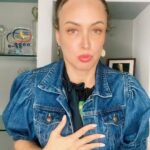 Dora Mazzone Instagram - Así somos…. 😅😅😅 Un poco de broma para antes de dormir 😴 La voz del comediante venezolano @elgeorgeharris Sígueme en #TlKT0K para más entretenimiento y diversión .. te espero por allá! Buenas noches mi gente hermosa que tengan dulces sueños y descanso reparador …hasta mañana! 😘🤞🤩 💤