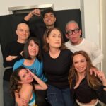 Dora Mazzone Instagram - ¿Encuentra qué tienen en común esta secuencia de fotos?…. 📸 Los leemos 👇 Lo único que les puedo decir es que por mi casa: Zuassssss se fue la luz 💡… (Pista) 😂😂😂😂😂😂😂 ¡Muy pronto buenas noticias con este gentío que está aquí! #humor #venezuela #arte #cultura #entretenimineto #cine