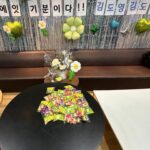 Doyoung Instagram - 저의 청춘과 청춘 속 가득한 포말들을 응원해 준 분들께 다시 한번 감사합니다. 청춘의 포말은 영원히 음악으로 가득 차게 여러분 곁에 있을 거예요. 반딧불이는 여름밤이 오면 더 반짝이기에 반짝임을 맘껏 즐겨주세요.
