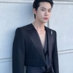 Doyoung Instagram - 😎#dgaltamoda @dolcegabbana